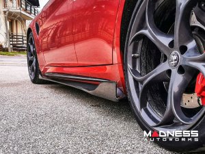 Alfa Romeo Giulia Side Skirts - Carbon Fiber - Shark Fin - Quadrifoglio - Italian Flag Stripe Alfa Romeo Giulia Side Skirts - Carbon Fiber - Shark Fin - Quadrifoglio - Italian Flag Stripe